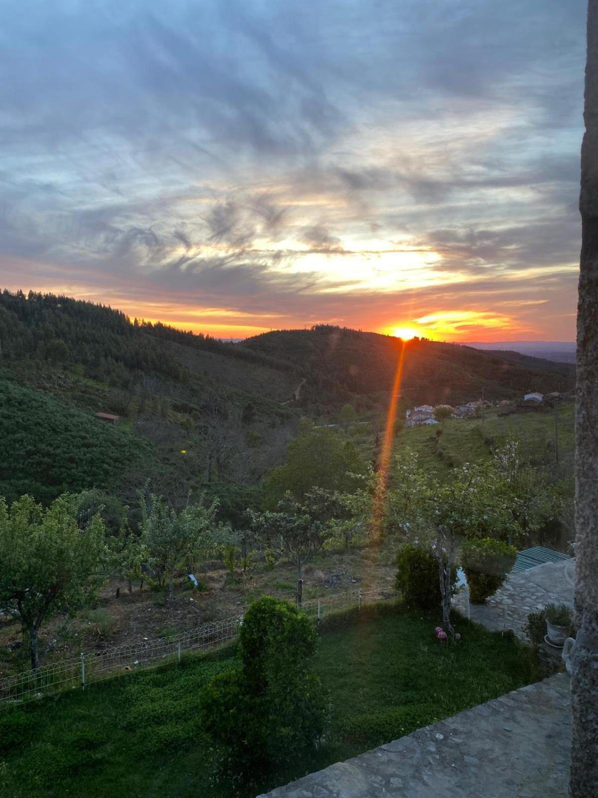 Casinha Por Do Sol Villa อัลเดอาดัสเดซ ภายนอก รูปภาพ
